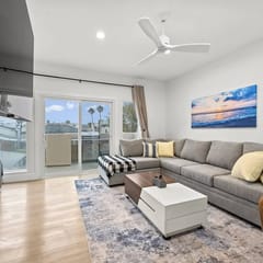 Just a few steps from the Beach w/Free Parking!
