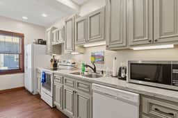 Downtown Apt w/Free parking by Parkview Field - Image 4