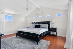 Barred Rock Chateau: Private Bed & Pool - Image 3