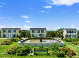Barred Rock Chateau: Private Bed & Pool - Image 2