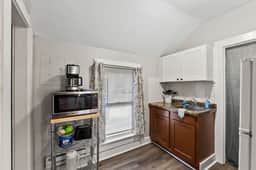 Cozy Studio, Walk to Downtown Trail - Image 3
