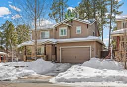 Modern Mountain Retreat in Flagstaff - Image 2