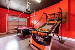 Huge Villa with Pool, Hot Tub, Arcade, Theater! - Image 4