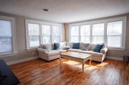 2 Cozy & Stylish Queen Beds in Fort Wayne - Image 2