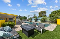 Old Town Oasis • Private Pool • Walk to Nightlife - Image 5