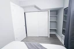 Pet Friendly 2 Bd Apt w/backyard near Downtown - Image 5