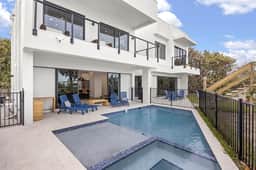 Melbourne Oasis: Beach front, pool & rooftop deck - Image 5