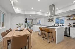 Free Parking! Steps From the Beach! - Image 4