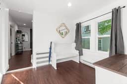 Brickhouse Apt w/Free Parking - Image 3