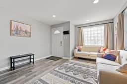 Downtown Apt w Free Parking by Electric Works! - Image 4