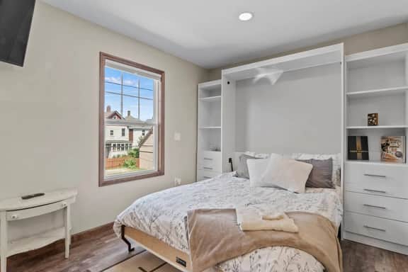 Downtown Studio w/Jacuzzi and Game Room! - Image 3