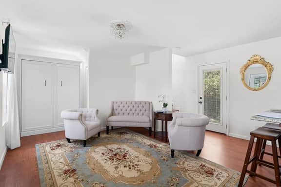 Chateau-Le Fleur, 1 private bedroom & pool - Image 4