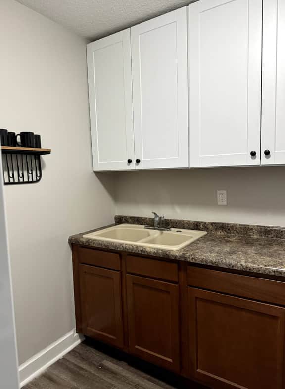 Quiet Apt on Fort Wayne's Downtown Trail - Image 5