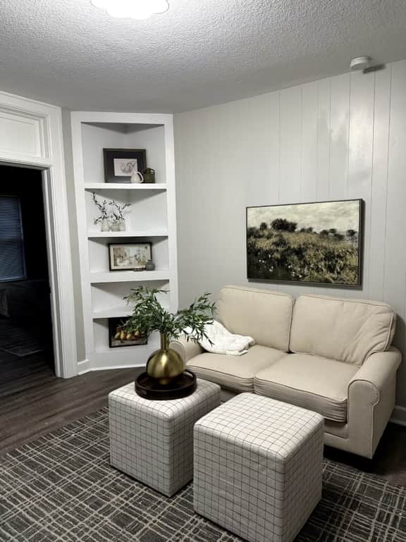 Quiet Apt on Fort Wayne's Downtown Trail - Image 2