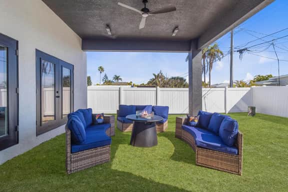 3 Blocks to Redington Beach | Sleeps 10, 6BR - Image 5