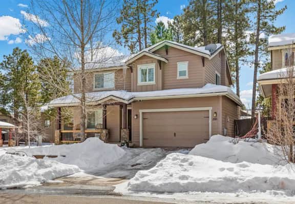 Modern Mountain Retreat in Flagstaff - Image 2