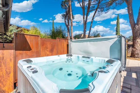 Grand Desert Jewel: Hot Tub, Views & Sauna - Image 5