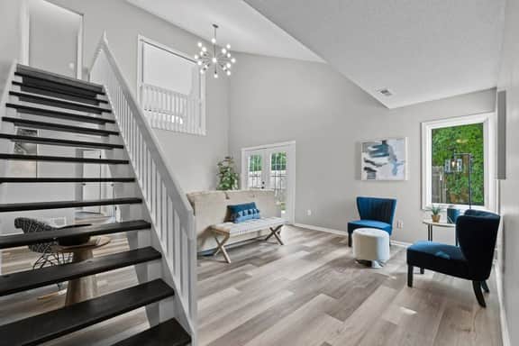 Luxury Condo w/Attached Garage - Image 4