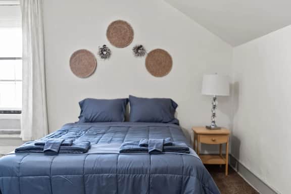 1 Bdr Apt. Pet Friendly, half a mile from Downtown - Image 4