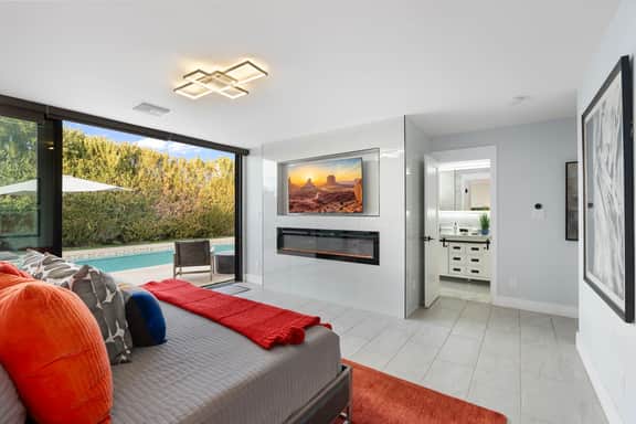 Oasis w Pool, Hiking, Fireplace, Outdoor Living! - Image 3