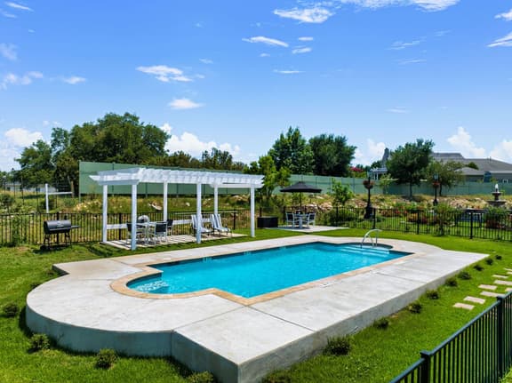 Chateau-Cochin, 3 Queen beds & Pool - Image 1