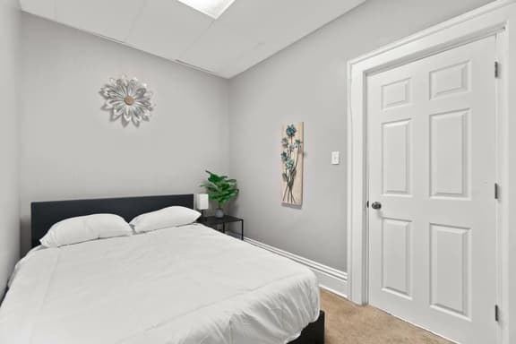Cozy Apt 2 min from Promenade Park - Image 1