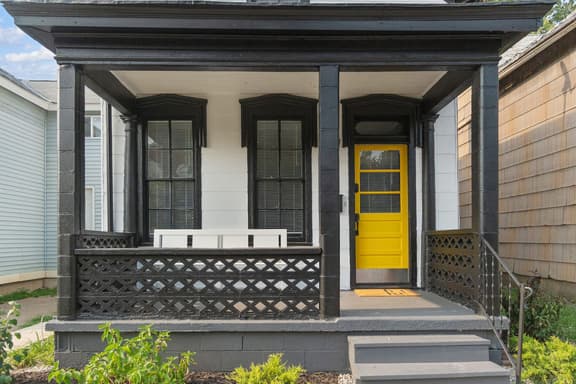 Walkable to Downtown! Home for 7! - Image 1