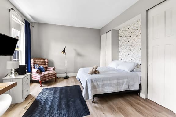 Chef's 1Bd · Pet Friendly, Parkview & Downtown - Image 1