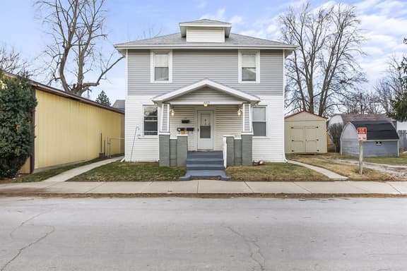 Pet Friendly Apt w/ Fenced Yard - Image 1