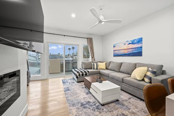 Just a few steps from the Beach w/Free Parking! - Image 1