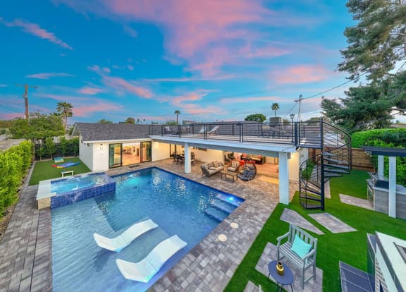 Aquarium Floor, Pool & Jacuzzi at Scottsdale's - Image 1